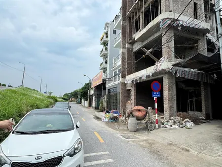 Bán đất thổ cư tại bát khối, long biên. 40m2. chỉ hơn 5 tỷ. gần đường ô tô tránh.