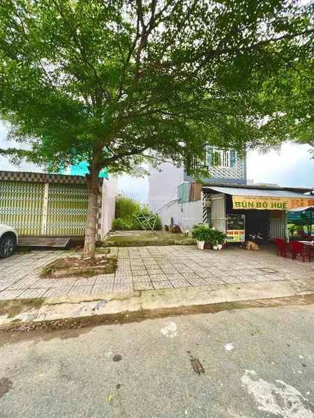 Chính chủ gửi bán nền 105m2 , giá chỉ 18tr/m2 , sổ hồng có sẵn , công chứng trong ngày