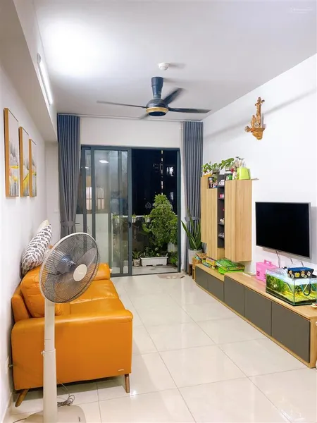 Bán căn hộ emerald 2pn1wc , 63m2 ,view thành phố , giá 3ty800tr