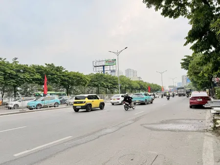 BÁN NHÀ MẶT NGÕ THÔNG. KD. 6 TẦNG. GARA Ô TÔ. THANG MÁY. ĐƯỜNG GIẢI PHÓNG