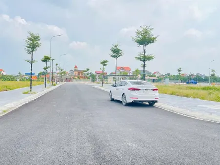 Lô góc khe 110m2 đấu giá tân dân tuyệt đẹp, cách cổng chào chỉ 30m, đẹp ko tỳ vết, ko lỗi lầm