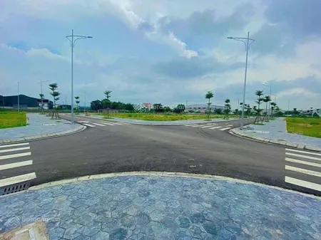 Góc ngã tư đấu giá yên hoà, yên mỹ, hưng yên, gần khu đô thị sông hồng diamon, chợ nông sản, lt379