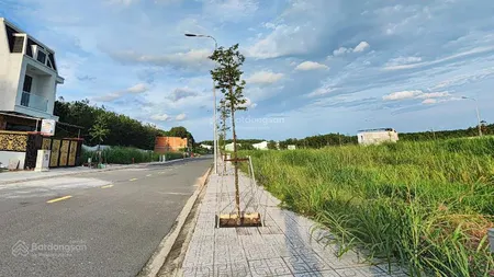Bds tp. hcm chỉ nhỉnh 1 tỷ ngay phường bến cát liền kề kcn lai hưng sổ hồng riêng công chứng ngay