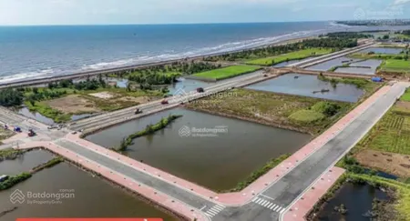 0975 897 *** bán lô góc view hồ 2 mặt tiền 20m, sát biển, 102m2, full thổ cư, giá 2.43 tại quất lâm