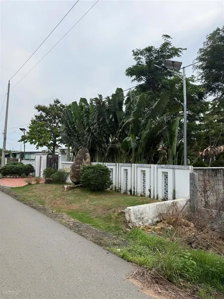 Bán 4 sào 5 ( 4.500m2) view hồ nghỉ dưỡng, có 36m mặt tiền đường nhựa, cách biển hồ cốc 8km