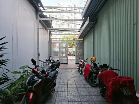 Bán nhà  C4 232m² Mặt Tiền Huỳnh Tấn phát quận 7