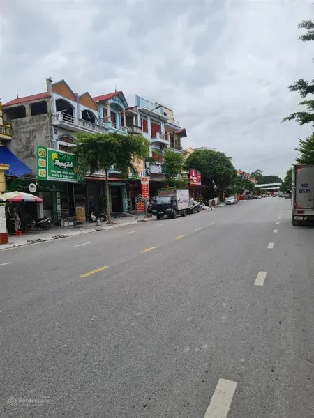 Bán nhà mặt đường lê đức trung thị trấn neo yên dũng, bắc giang. 160m2, mt 4,8m. kd tốt. giá 5,6 tỷ