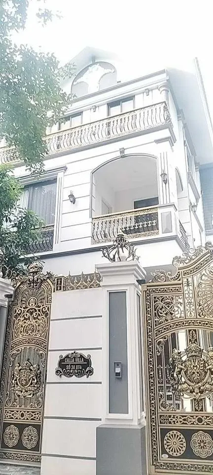 Siêu hoa hậu 3 tầng văn phú hà đông. dt 206m2. mt 10m nhỉnh 30tỷ. 3 ô tô tránh, kinh doanh.