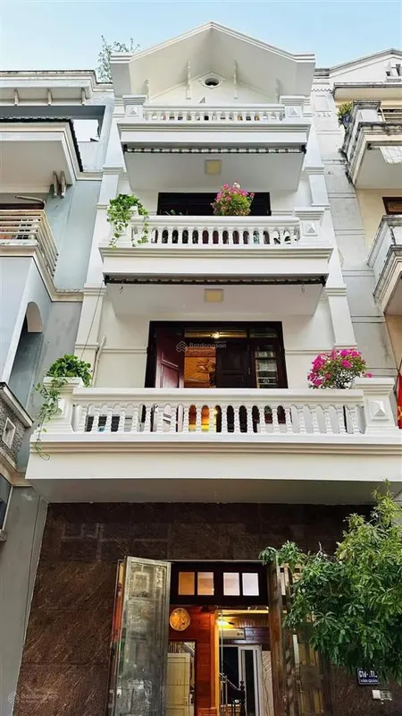 Bán nhà văn quán tự xây 5 tầng 90m nội thất xịn, vỉa hè kinh doanh, đường 3 oto chạy, giá 18 tỷ