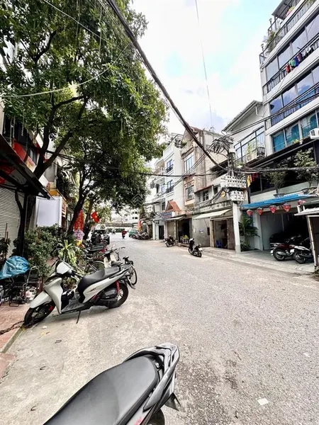 Hàng hiếm hoàn kiếmvị trí cực đẹp ba bước chân ra mặt phố vài bước chân ra hồ gươm, view phố cổ