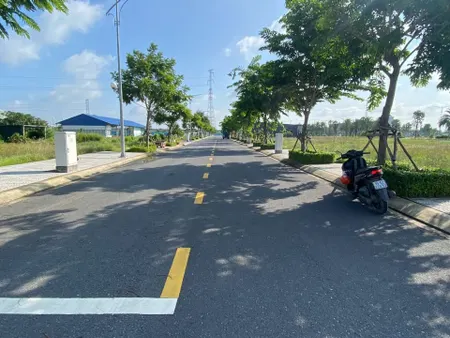 Nền góc 3 mặt tiền 150m2 cực đẹp-Vị trí kinh doanh cực tốt nằm ngay sân bay Long Thành-Sổ sẵn-giá 1,6 tỷ bao thuế