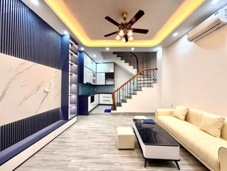 Bán nhà đống đa , 102 ,41m2 , mt5met , 5tầng (8ty450) nhà dân xây ngõ thông gần phố fun nội