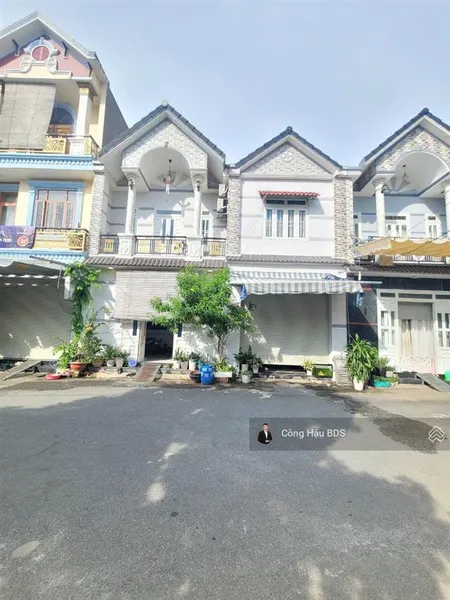 Nhà 2 tầng sát làng đhqg tp. hcm. dt 75m2. full thổ cư. gồm 3 pn 3wc. đường nhựa 7m. giá 4.8 tỷ