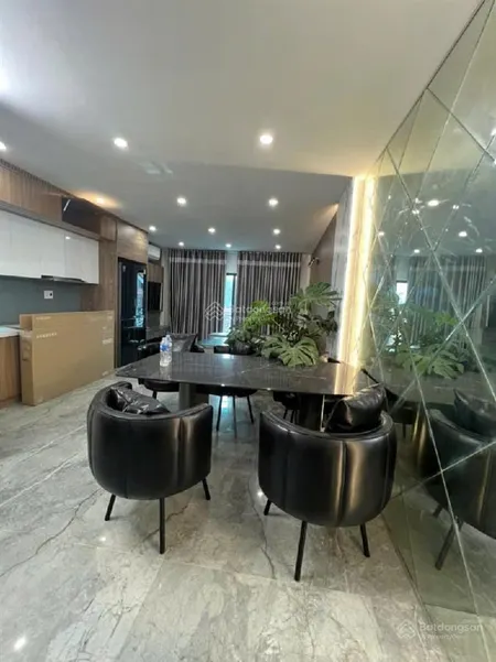Bán nhà liền kề tây hồ. 60m2 x 5 tầng thang máy. giá chỉ 15 tỷ