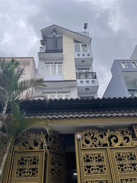 Bán nhà phố khu cao tầng. khu dân trí cao
