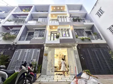 Nhà phố khu dân cư huỳnh tấn phát thị trấn nhà bè xe hơi đậu trong nhà