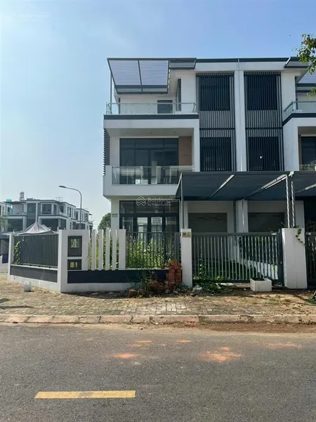 Giảm giá bán nhanh nhà phố dt 100m2 giá 7.5tỷ dt 160m giá 11tỷ. biệt thự 200m giá 18 tỷ