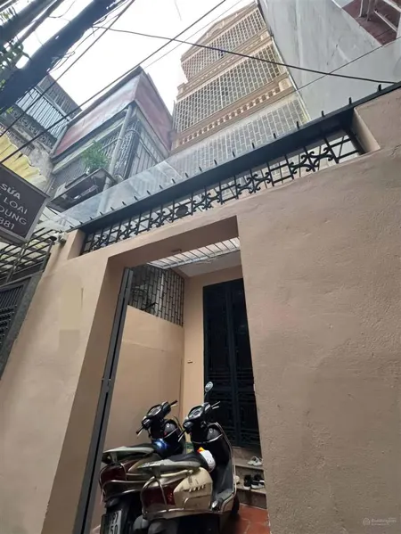 Bán nhà kim mã. hai thoáng, gần khách sạn hà nội, hồ ngọc khánh. dt 65m2 x 4 tầng, ô chờ thang máy