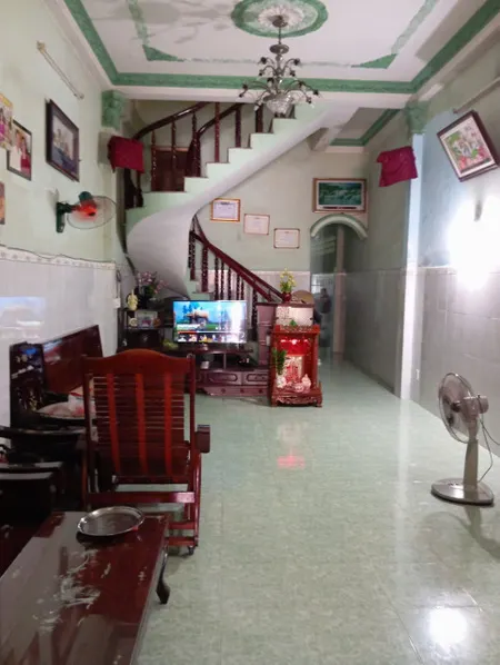 Bán nhà mặt tiền Kinh doanh ngay chợ Bình Chánh