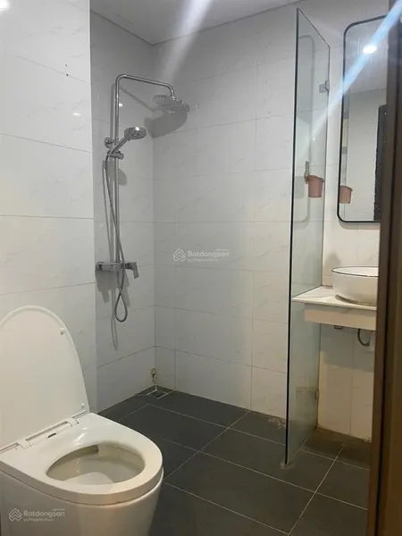 Bán nhanh căn hộ 18 yên ninh, ba đình, 98m2, 3pn, full đồ, 86 tr/m. 0981 545 ***