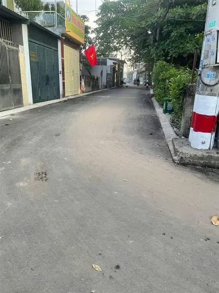 Cần bán gấp lô đất để định cư nước ngoài, đất dt 77m2 ở linh tây, thủ đức, hcm.