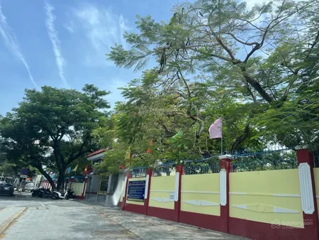 Chính chủ gửi bán đất lô góc tặng nhà tiền chế sơn trà đn
