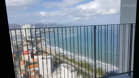 Bán căn gold coast toà bắc diện tích 51.3m2. tầng 29 view biển toà bắc giá 4,8 tỉ