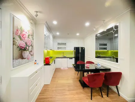 Chính chủ bán căn 67m2 2n2vs giá 4,7 tỷ, có sổ đỏ, nội thất đẹp tầng 14 ban công đn