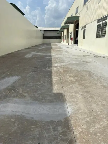 Bán đất skc hơn 5400m2, đã có sẵn nhà xưởng hơn 2500m2, pháp lý chuẩn