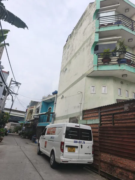 Bán nhà ngay vòng xoay An lạc, hẻm xe hơi thông.