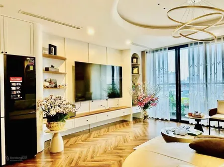 Bán căn chung cư center point, mặt phố cầu giấy, 130m2, 3 ngủ, giá 12,5 tỷ