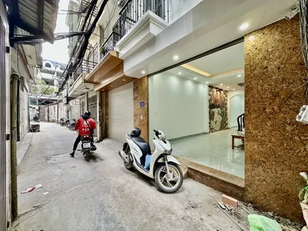 Tông 💥 H.i.ế.m! Hơn 11 tỷ. Oto qua - TT Cầu Giấy – 35/42 m² , Kinh doanh