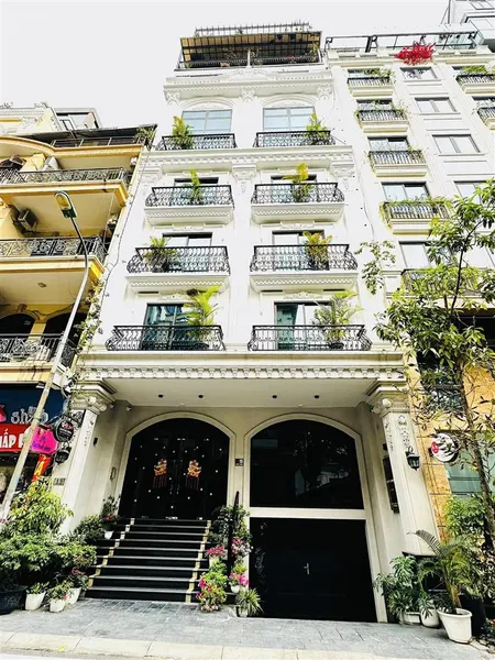 Bán toà nhà phố hot linh lang, 110m2, mt 12m, kinh doanh dòng tiền 2tỷ/năm, giá 68 tỷ