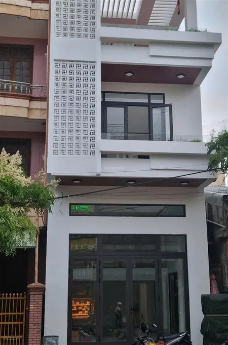 Chính chủ gửi bán nhà 4 tầng mặt tiền nguyễn phan vinh, phường sơn trà (vị trí kinh doanh tốt)