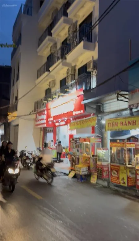 Nhà mặt đường cổ nhuế 94m2, 3,5 tầng mặt tiền 5,2 m kinh doanh sầm uất