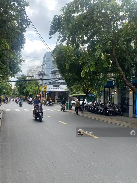 Bán nhà (9,6mx20m ) đường kinh doanh sầm uất phường tân quy quận 7