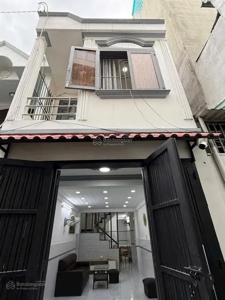 Nhà trống vào ở ngay ngay khu ẩm thực bùi đình túy 37m2 2 tầng 2pn 2wc nhỉnh 4 tỷ