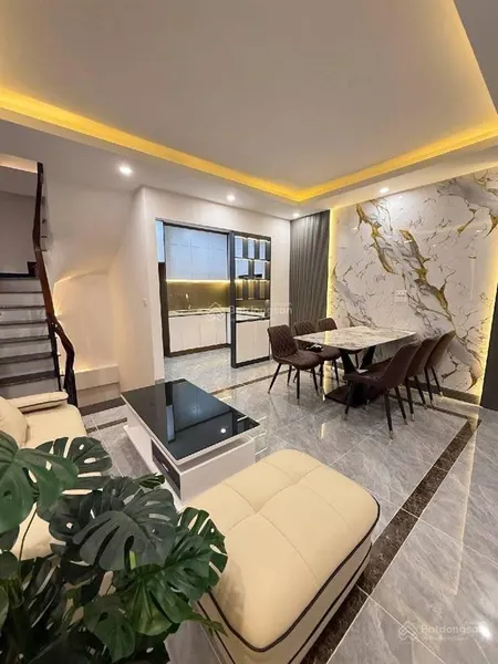 Yên hòa nhà đẹp,ngõ 3m,gần phố,dt 35m giá 8 tỷ 350