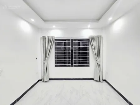 Hàng hiếm tại vĩnh quỳnh, 4,8 tỷ, 40m2, 4pn + 4wc, 5 tầng, nhà riêng, ô tô đỗ cổng, sổ đỏ vuông đẹp
