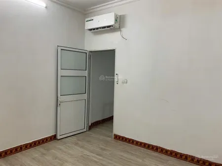 Bán nhà nguyễn văn cừ 30m, 3.5 tầng, 3 ngủ ở ngay cách ô tô 5m chỉ nhỉnh 5 tỷ