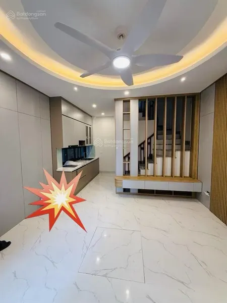 Bán gấp nhà thượng thanh dt 32m2 chỉ 5.3 tỷ lô góc ( có thương lượng) mới đẹp mặt tiền 4,7m.