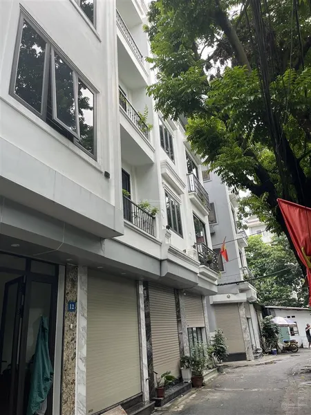 Bán nhà đức giang , long biên 35m, 5 tầng, giá 6,1 tỷ nhà mới, ô tô đỗ cữa, gần chợ, sát phố