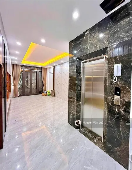 Siêu phẩm xuân đỉnh 40m,6 tầng , thang máy , ô tô đỗ cửa , ngõ rộng , sát phố ,cạnh ngoại giao đoàn