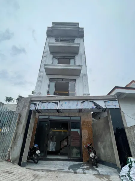 BÁN NHÀ 4 TẦNG MỚI – CỘT 5 – GẦN SỞ ĐIỆN LỰC,PHƯỜNG HẠ LONG