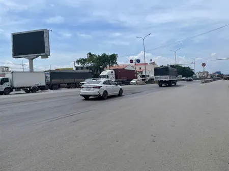 Bán nhà xưởng mặt tiền đường ql51, long an, long thành. dt 730m2 có 100m2 thổ cư. có gpxd