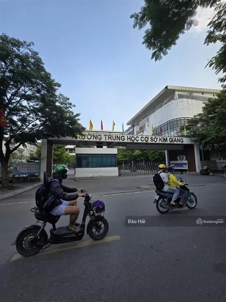 Bán nhà ngõ 64 kim giang, thanh xuân, 60m2x4t, giá 16.8 tỷ, đường 3 ô tô tránh