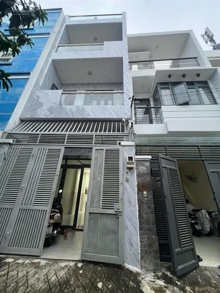 Chủ chuyển về quê sống nên cần chuyển nhượng lại căn nhà 4 tầng bên sông đường 23, hiệp bình chánh