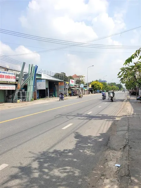 Bán 2 lô đất mặt tiền dt743c kinh doanh tốt