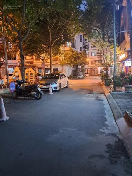 Bán đất 50m2, mt 4,8m, giá 8,1 tỷ, ôtô 7 chỗ tránh nhau, ngõ nông châu đài, thượng cát, bắc từ liêm