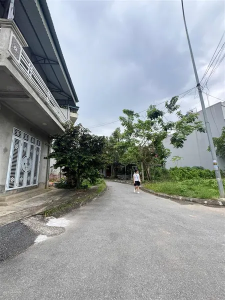Gia đình cần bán ô đất ~74m2 băng 2 khu đô thị trằm đá gia cẩm